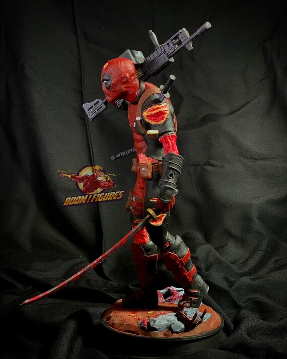 Marvel Deadpool Wade Wilson Statue Action Figure 