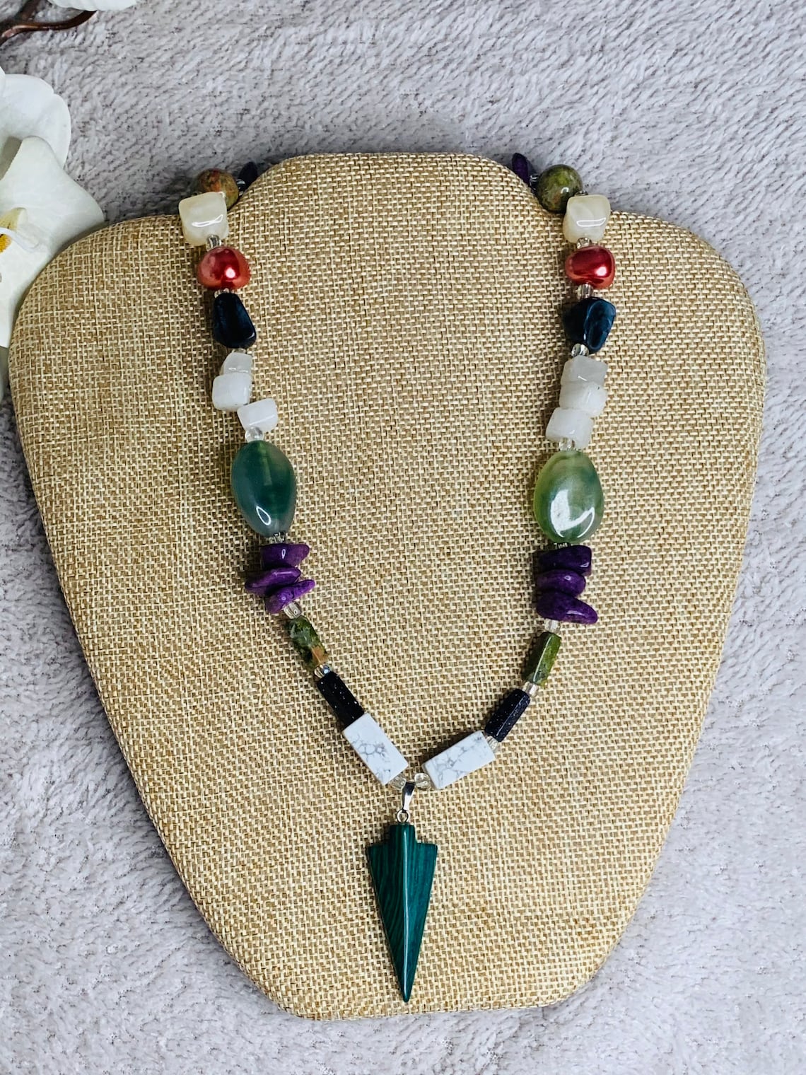 Collier Avec Pierres Naturelles Diverses - Couleur Dominante Verte - Occasion