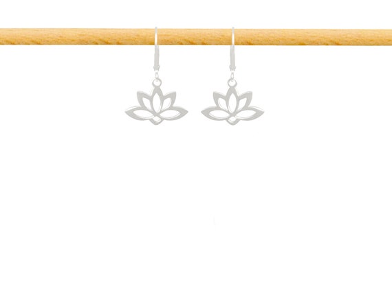 PRANAYAMA ORECCHINI ~in acciaio inossidabile con ciondolo Unaalome e Loto