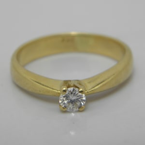 Solid 18ct Yellow Gold Diamond Solitaire Engagement Ring UK Size J 1/2 US Size 5 Lovely Condition FREE post