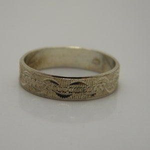 Sterling Silver Engraved Pattern Band Ring UK Size R 1/2 US Size 9 Lovely Vintage Condition FREE post