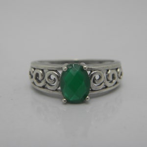 Sterling Silver Green Gemstone Solitaire Ring UK Size M 1/2 US Size 6.5 Lovely Vintage Condition