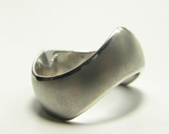 Sterling Silver Chunky Shallow Wishbone Ring UK Size R US Size 8.75 Lovely Vintage Condition FREE post