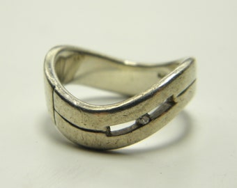 Sterling Silver Real Diamond Shallow Wishbone Ring UK Size M US Size 6.25 Lovely Vintage Condition FREE post