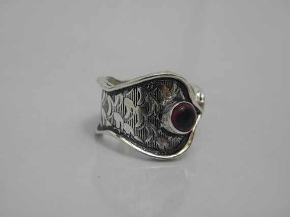 Sterling Silver Gothic Garnet Torque Ring Size L … - image 3
