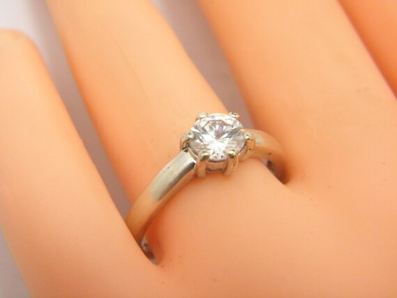 Solid 9ct White Gold White Gemstone Solitaire Eng… - image 9