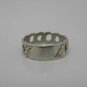 Sterling Silver Vintage Link Ring UK Size L US Size 5.75 Lovely Vintage Condition