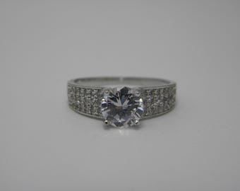 Sterling Silver 925 White Gemstone Accented Solitaire Ring UK Size O US Size 7.25 Lovely Vintage Condition