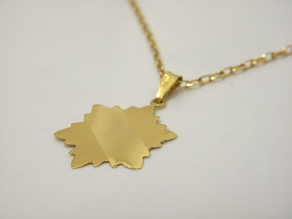 Heavy Solid 18ct Yellow Gold Snowflake Pendant Ne… - image 3