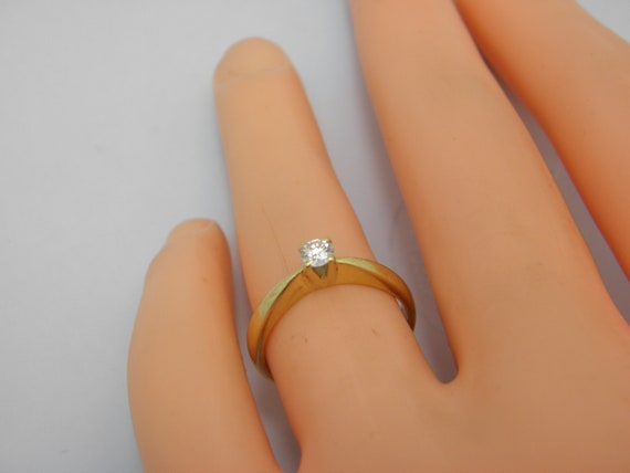 Solid 18ct Yellow Gold Diamond Solitaire Engageme… - image 10