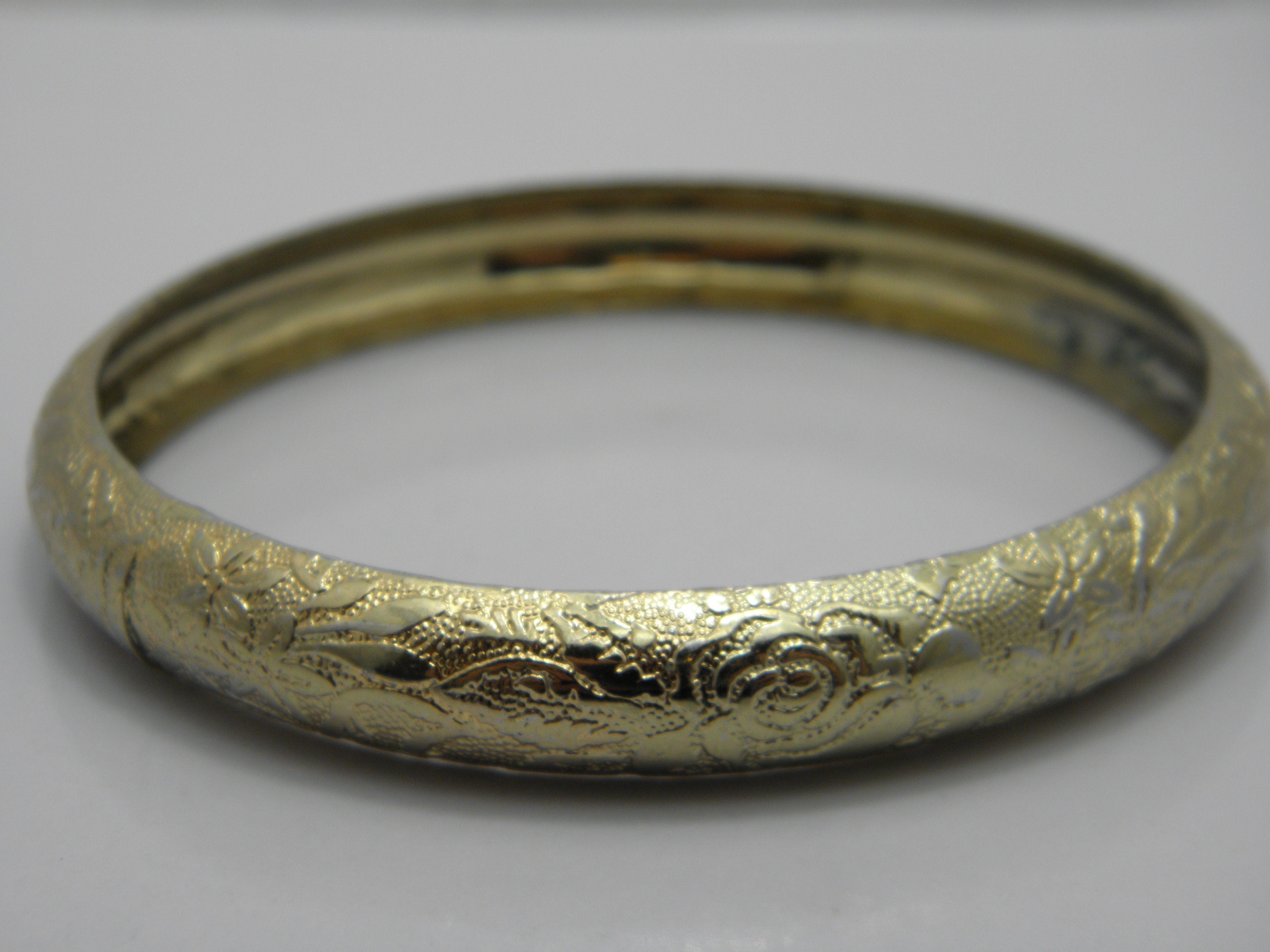 9ct Gold RG Floral Engraved Bangle 8 Inch Lovely Vintage