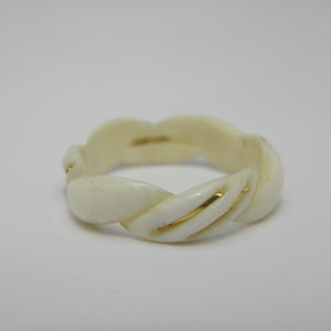 Bague torsadée en or massif 14 carats, taille UK N, taille US 6,75, bel état vintage