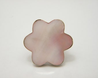 Sterling Silver Huge Pink Mother of Pearl Flower Ring UK Size K 1/2  US Size 5.5 Lovely Vintage Condition FREE post