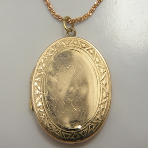 Solid 9ct Rose Gold Oval Pattern Locket Belcher Chain Necklace 18 Inch Round Link Lovely Vintage Condition FREE post