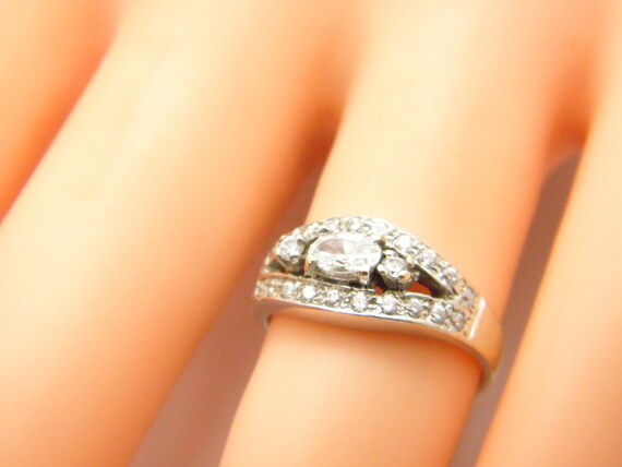 Solid 18ct White Gold White Gemstone Engagement R… - image 9