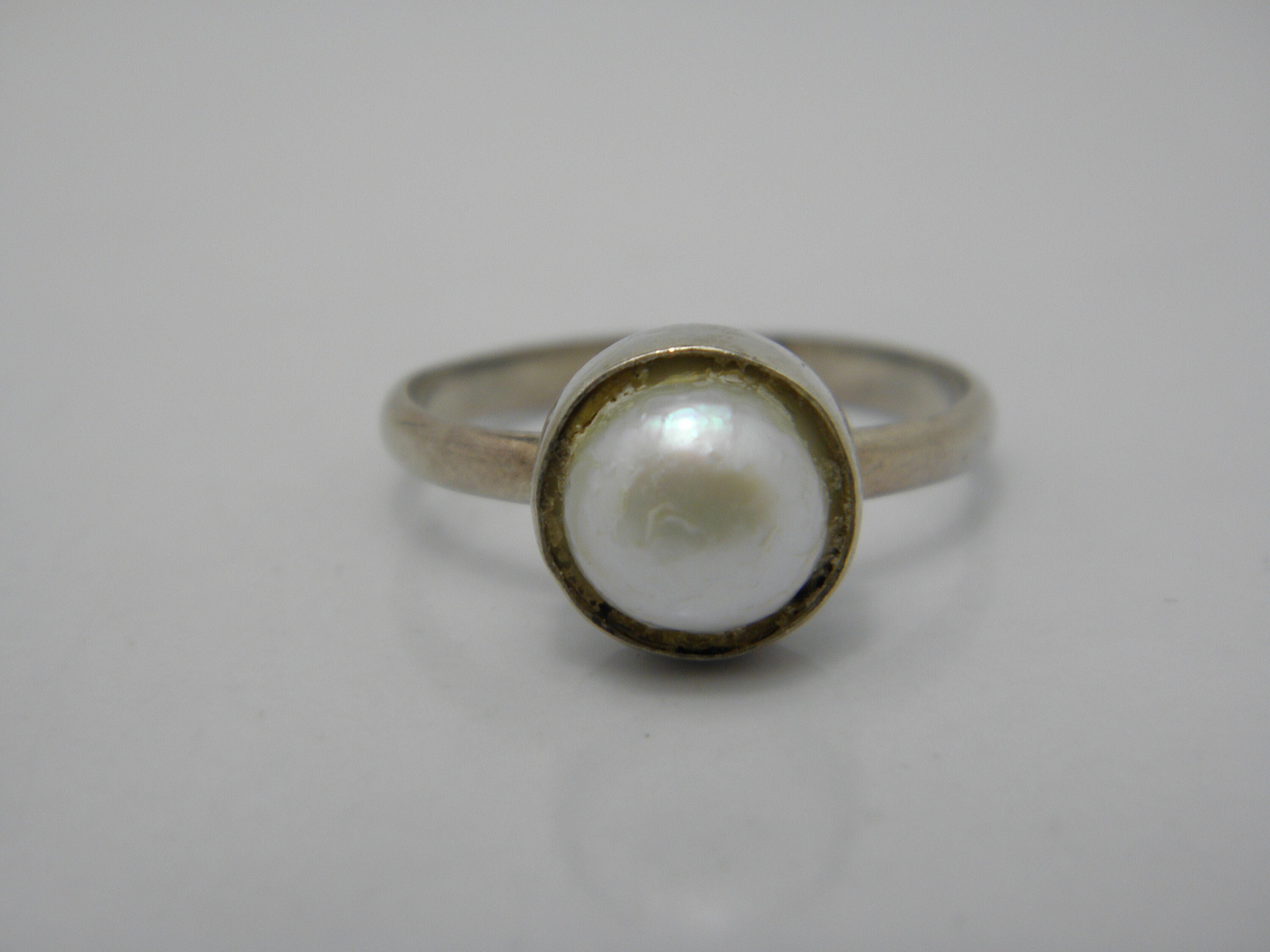 Sterling Silver Pearl Solitaire Ring UK Size R 1/2 US Size 8.75 Lovely Vintage Condition FREE post