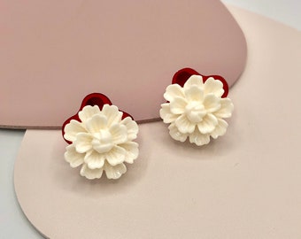 White Flower Earrings-Resin Flower Earrings-925 Sterling Silver Earrings-Valentine Stud Earrings-Lightweight Earrings-Modern Earrings