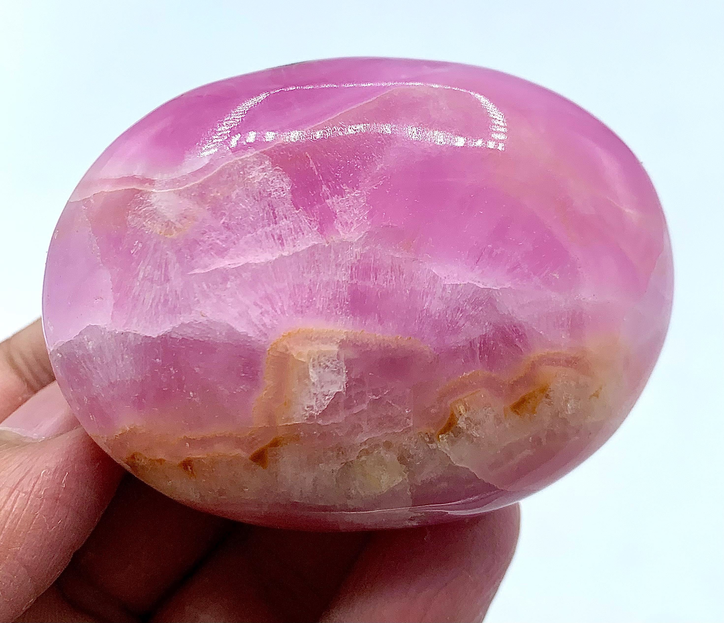 ピンクアラゴナイトパームストーン - ヒーリングクリスタルギフト（126