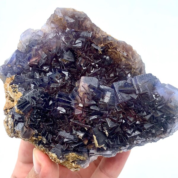 Natürliches kubisches Fluorit: Pakistan Mineral Display (463 Gramm, 120x85x42mm)