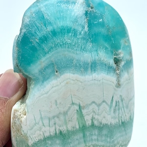 Smithsonita hemimorfita de forma libre: un auténtico regalo de cristal