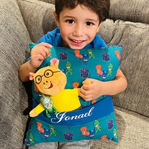Kinderkussen | Kussen met zak | Gepersonaliseerd cadeau | gepersonaliseerd leeskussen voor kinderen | Disney-kussen | Marvel-kussen | kartonnen kussen