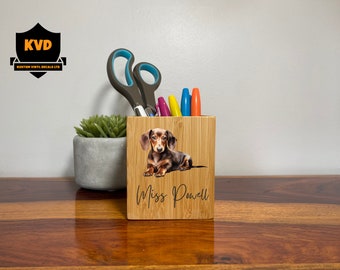Portapenne personalizzato in rovere massello - Stampa UV - Design bassotto 8 cm x 8 cm x 12 cm (h)