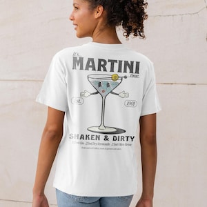 It&#39;s Martini Time | Graphic T Shirt | Unisex T Shirt | Cocktail T Shirt | Retro Cartoon T Shirt | Aesthetic T Shirt | Negroni Gift
