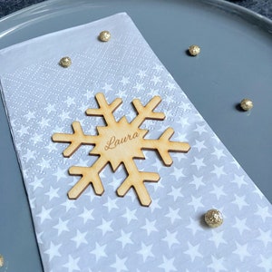 Personalisierte Platzkarten in Schneeflocken Form für Weihnachten / Tischkarten / Namensschilder