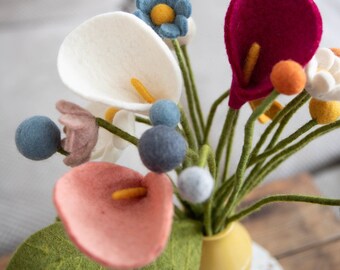 Callas flowers, hand felted, various colors // bouquet // Mother's Day // Valentine's Day // felt flower // bridal bouquet // wedding