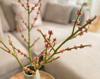 Beeren-Zweig mit rosa Beeren, handgefilzt // z.B. für Blumenstrauß // Blumendeko // Alternative zu Trockenblumen // Ostern // Weihnachten