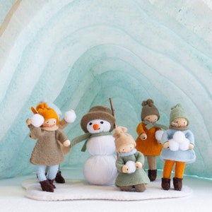 Five children and a snowman PDF pattern Dutch, English and German