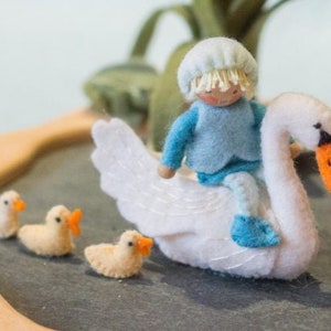 Swan with baby PDF pattern Dutch and German