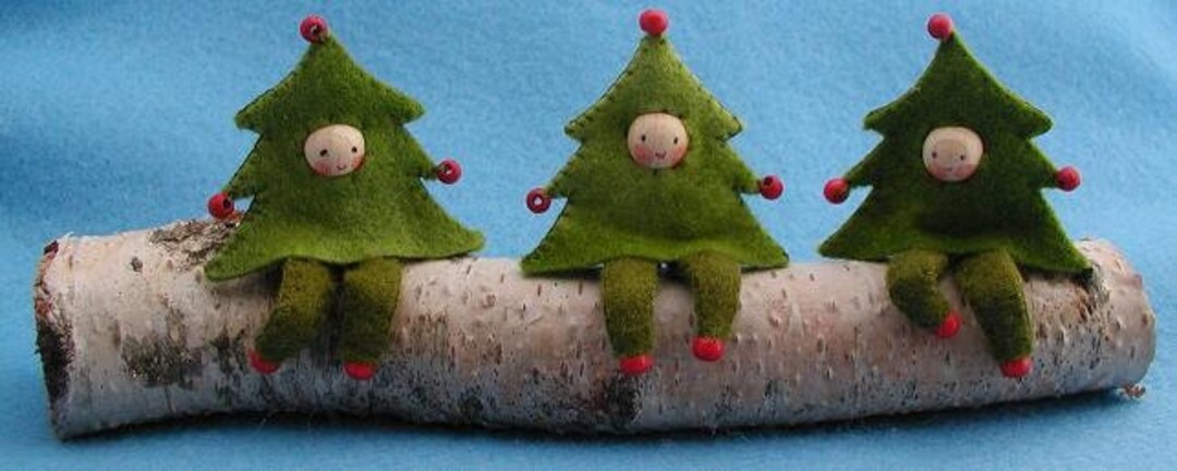 Christmas Tree Rascals PDF Pattern Dutch, English and German - Etsy