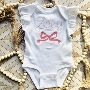 Personalized embroidered Baby Shirt Bow, Custom Baby Bodysuit, Baby Name Shirt, Coquette Baby Shirt, Embroidered baby top, coming home