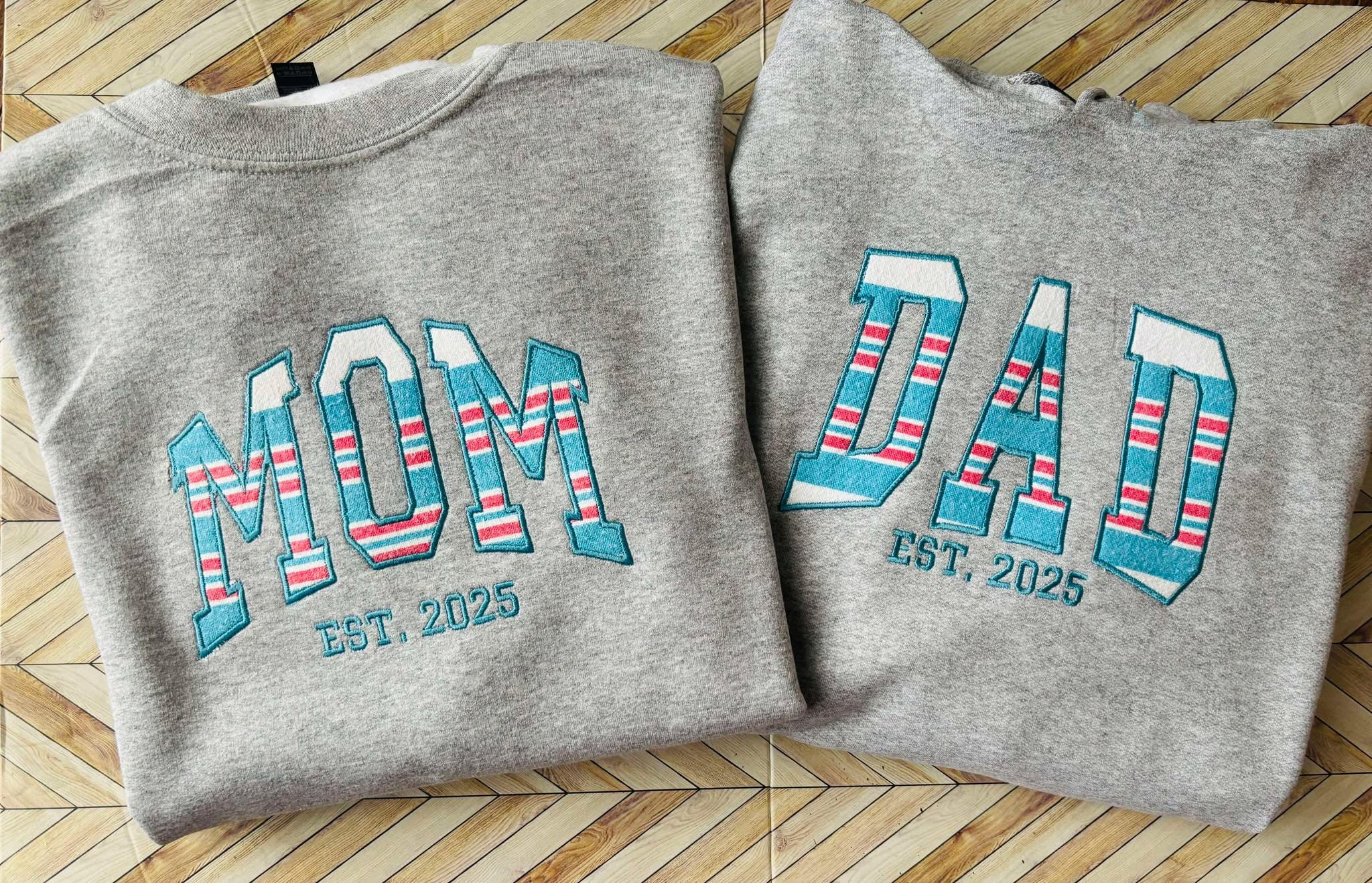 Baby Blanket Mom or Dad sweatshirt | Custom hospital blanket appliqué sweatshirt | personalized Mom or Dad baby blanket or jumper crewneck