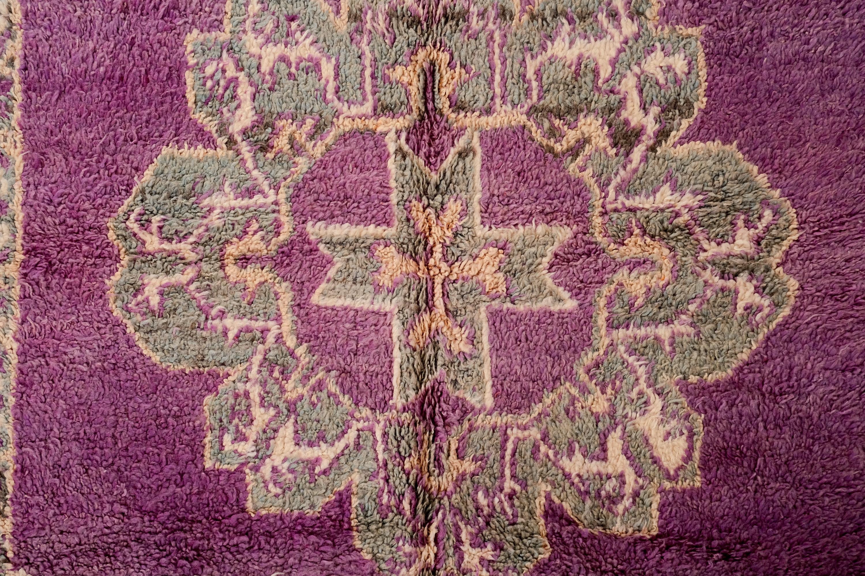 ヴィンテージ モロッコ ラグ、パープル ブジャード ラグ、6 x 9