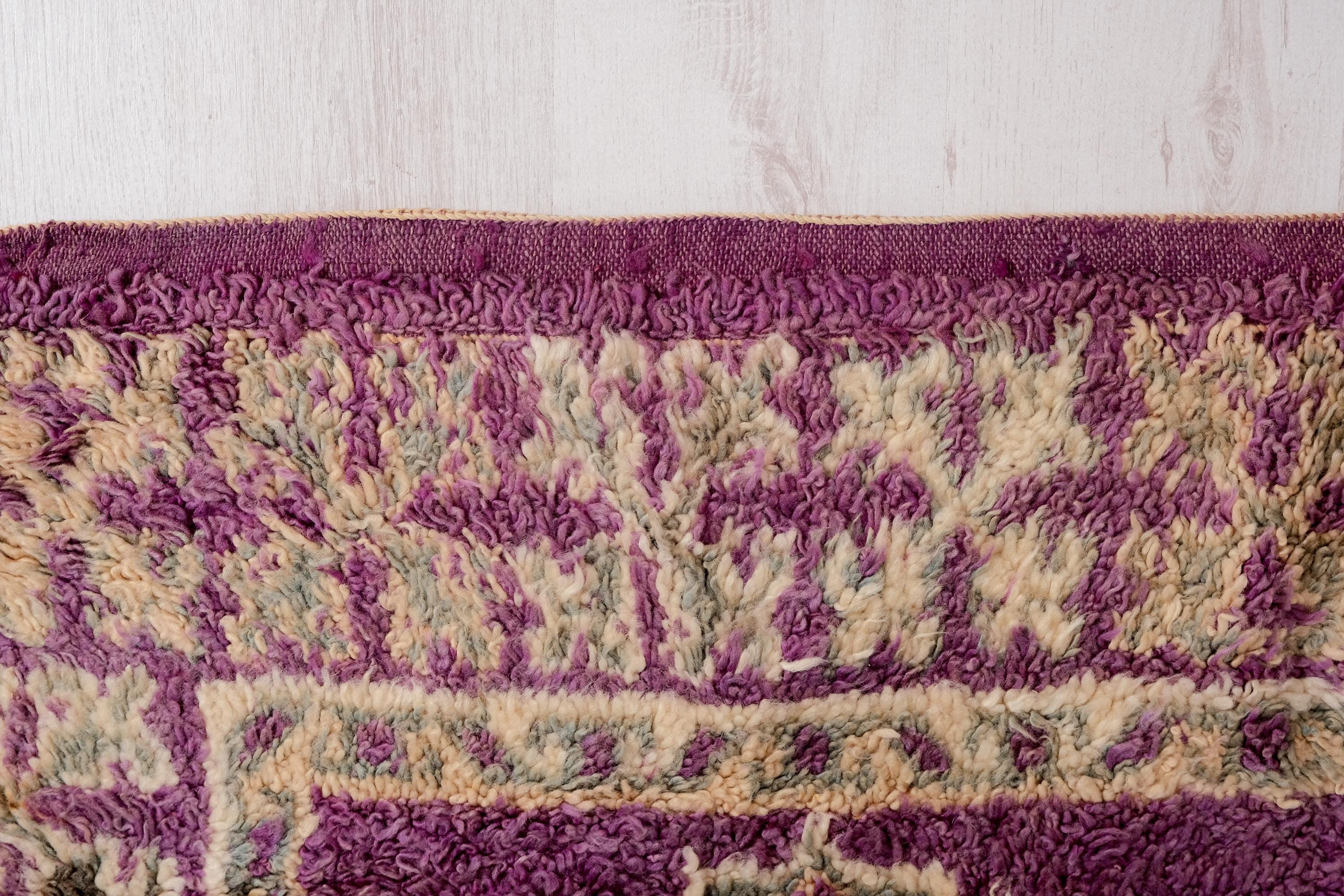 ヴィンテージ モロッコ ラグ、パープル ブジャード ラグ、6 x 9