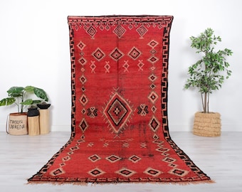 ヴィンテージ モロッコ ラグ、レッド ブジャード ラグ 6 x 12 フィート