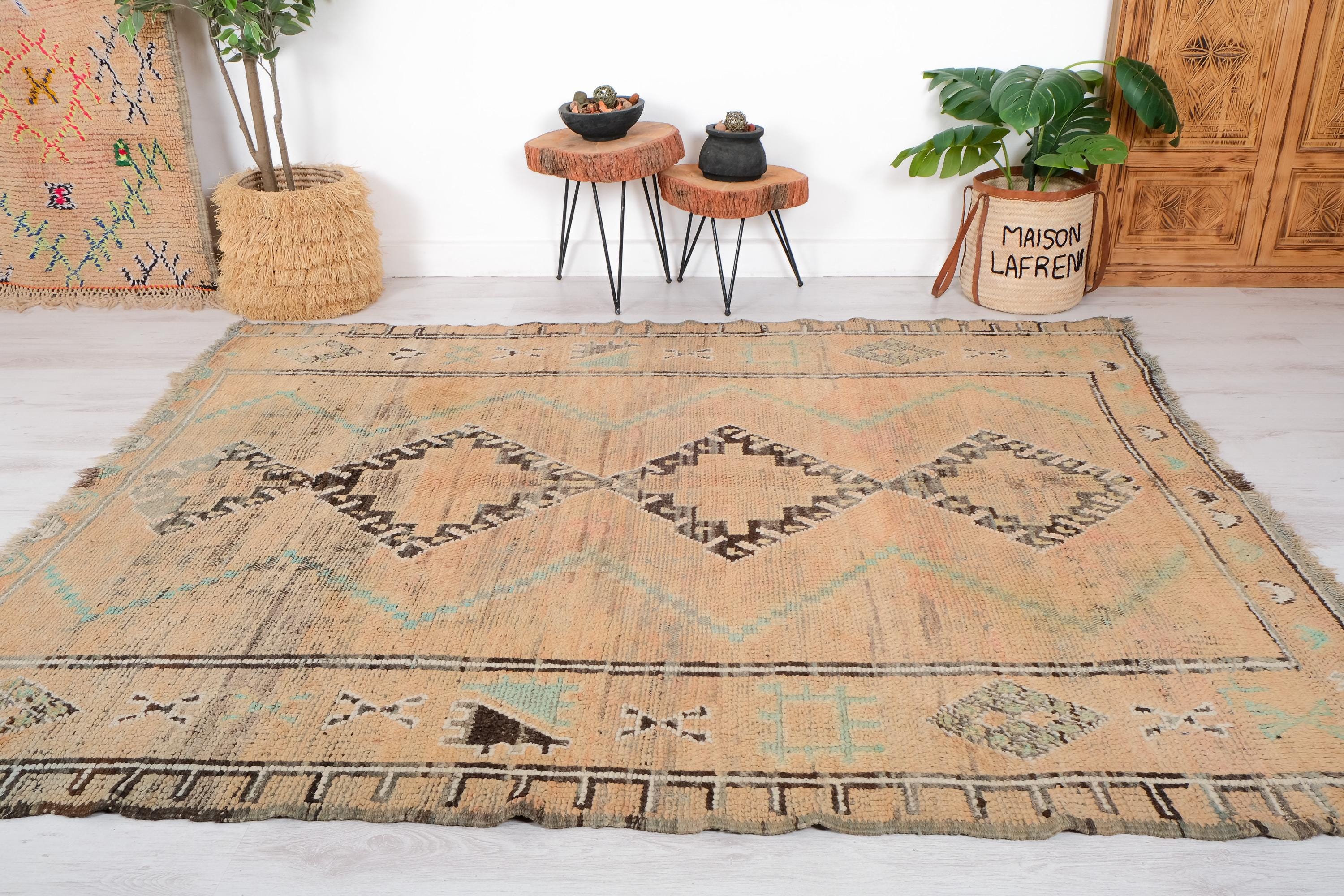 ヴィンテージモロッコラグ、ピンクベニ・ムギルドラグ、6 x 8フィート