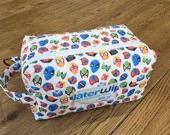 Bolsa de pañales hecha a mano / Doble cremallera / Bolsa acolchada para bebé / Regalo para mamá primeriza / Abertura lateral para toallitas. ENVÍO GRATIS A IRLANDA