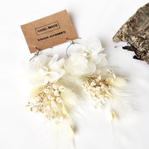 White flower earring, Boho flower earring, Dry flower earring, Earring, Flower earring for bride, baby shower, Bridal accessories