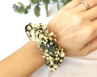 Eucalyptus Wrist Corsages, baby's breath Corsage Bracelet, Dried flowers Wedding Accessory, Handmade Bridesmaid flower bracelet