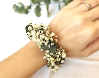 Eucalyptus Wrist Corsages, baby's breath Corsage Bracelet, Dried flowers Wedding Accessory, Handmade Bridesmaid flower bracelet