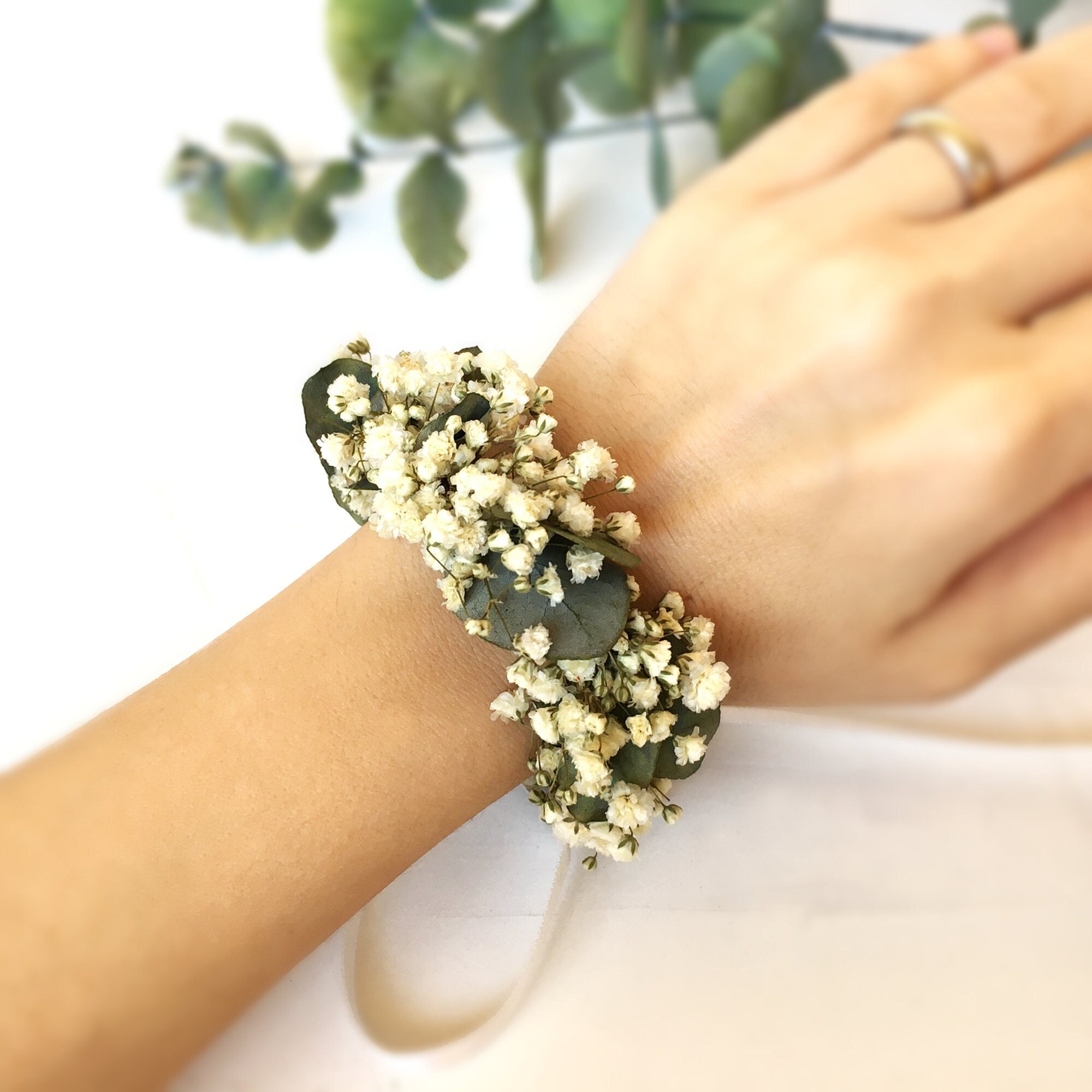 Eucalyptus Wrist Corsages, Baby's Breath Corsage Bracelet, Dried Flowers  Wedding Accessory, Handmade Bridesmaid Flower Bracelet 