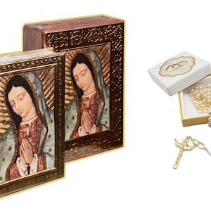 Biblia Nuestra Boda Letra Grande Latinoamericana con Repujado en Caja de Madera, Wedding Bible Spanish With Boxed Made in Italy Rosary