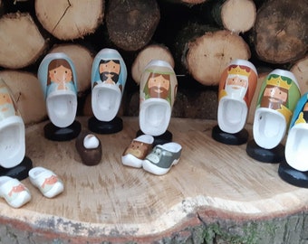 Grupo navideño fabricado con zapatos de madera procedentes de Holanda.