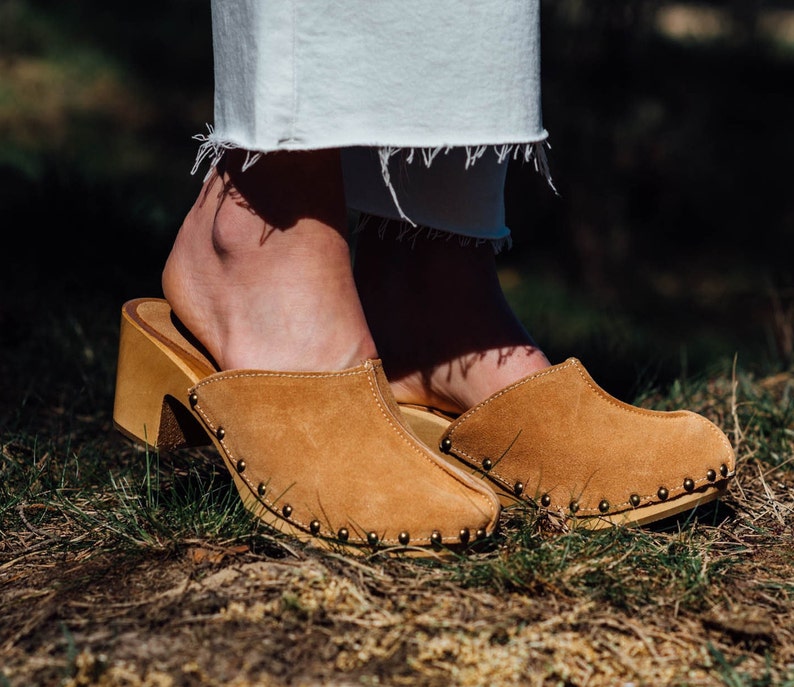 Dina heels beige clogs suede top