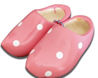 Traditionele klompen pink dots. In alle maten leverbaar. Made in the Netherlands
