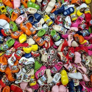 Woodenshoes clogs keychains - mix of colors 50/100/250/500/1000 pieces