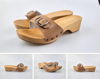 Holzsandalen mit Lederriemen - Farbe Mochaccino